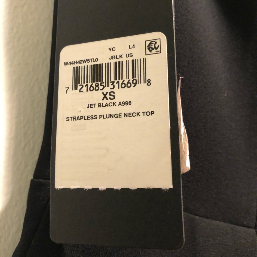 NWT GUESS Strapless Plunge Neck Top - Picture 6 of 6